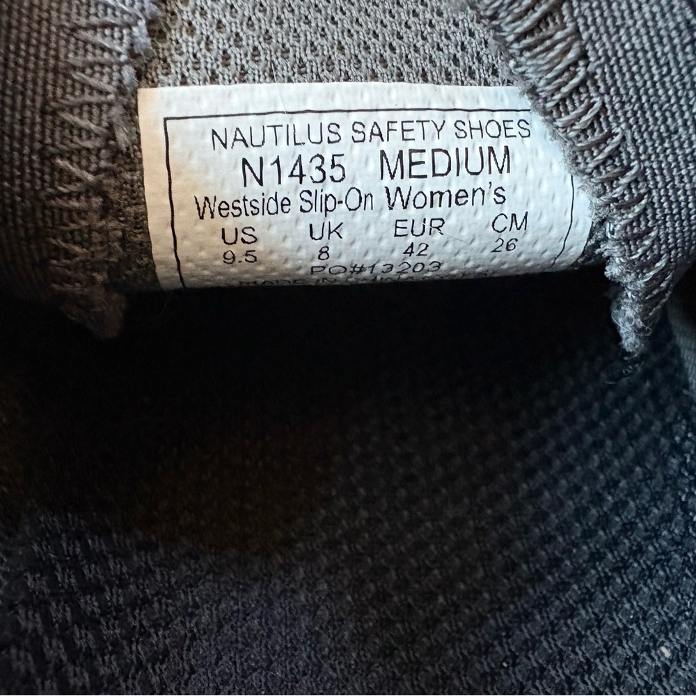 Nautilus Steel Toe Slip-On Wedge Sole Work Shoe Size 9.5 - Picture 7 of 8